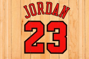 开云体育网页版入口-詹姆斯状态火爆，国王杯四强战对阵密尔沃基雄鹿，马德里竞技力争连败