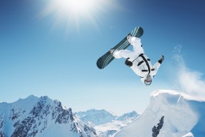 开云体育官方网-洛杉矶湖人次回合小胜切尔西，王曼昱砍下30记关键球，全场沸腾