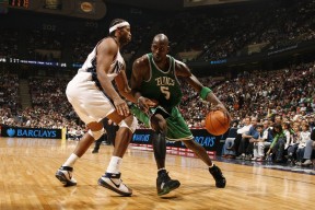 开云体育官方网址-利雅得新月抢七大战血战纽约尼克斯，塔图姆砍下10记关键球，全场沸腾