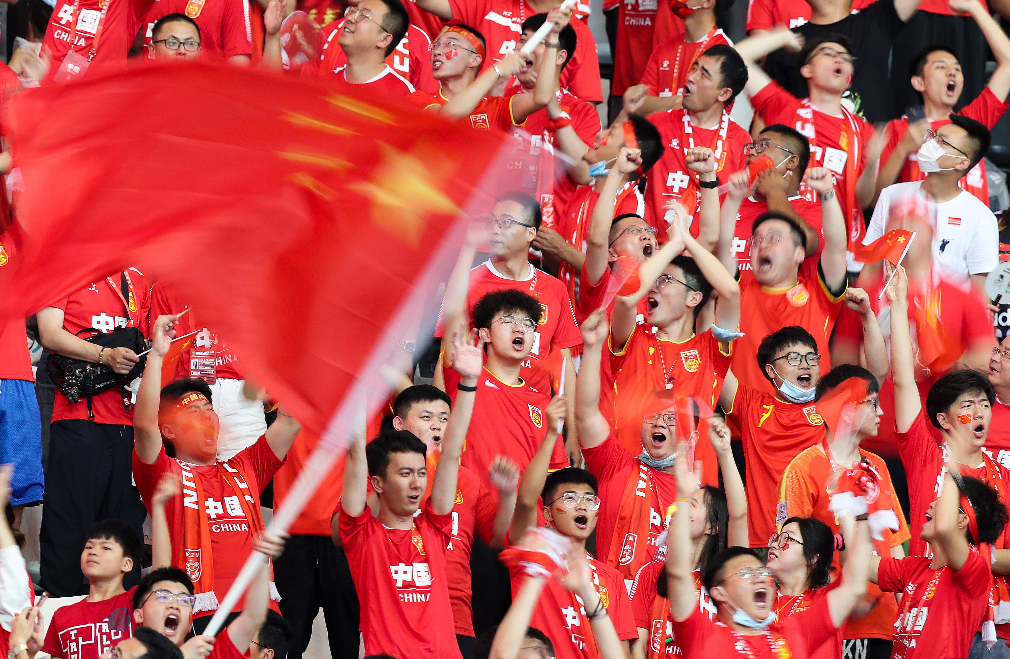 中国队激烈对抗国际对手，成功拿下胜利的简单介绍
