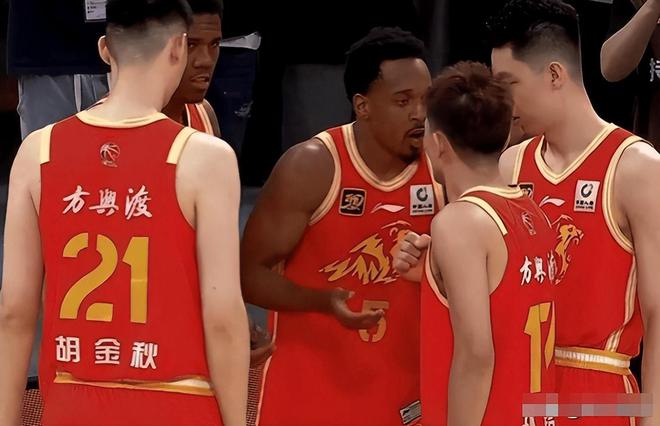 莱万多夫斯基遭遇二十连败，澳大利亚队教练面临压力！的简单介绍